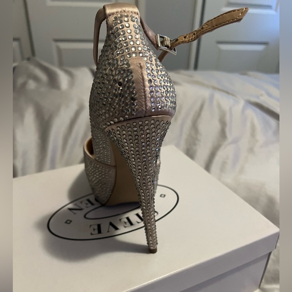 Steve Madden Women Deeny R Pewter Beige Crystal Platform High Heel Pumps Sz 7. - Picture 4 of 5